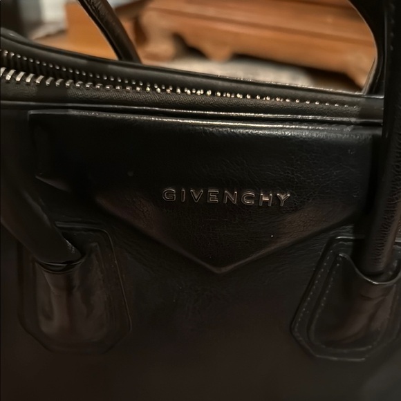 ✨HP✨ Givenchy Antigona Bag - Picture 12 of 15
